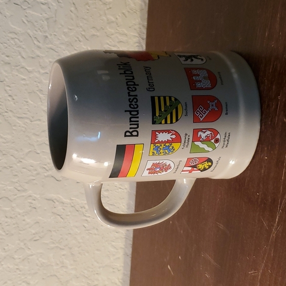 EUC. Ceramic German (Bundesrepublik  Deutscland) Beer Mug 0.5L - Picture 1 of 7